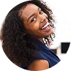 femme souriante